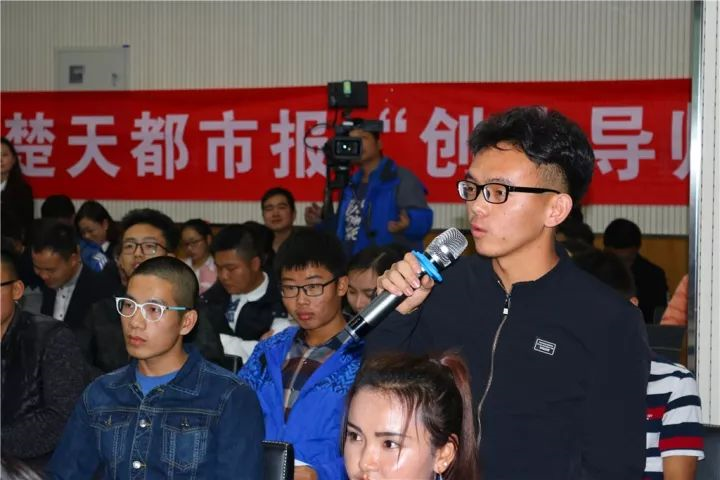 1527659746368352.png blob.png