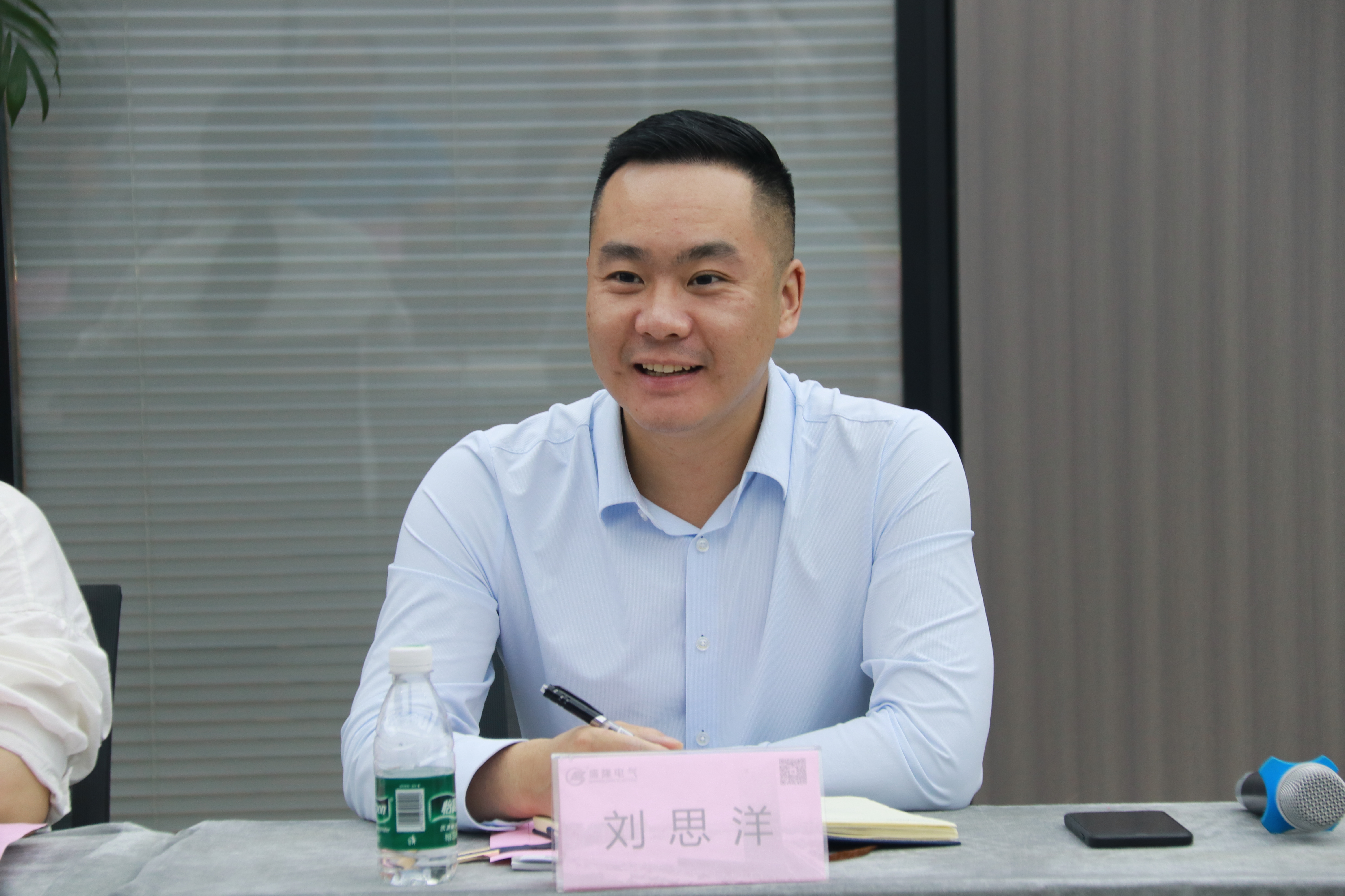 1752801339341490.jpg 1752801339341490.jpg